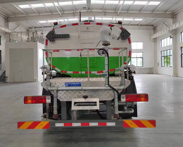 FAW解放11方純電動(dòng)綠化噴灑車(chē)圖片2
